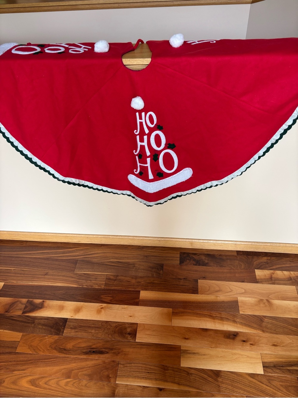 Vintage Felt Tree Skirt, Ho Ho Ho Design PomPoms 52” XL Red White Santa Hats